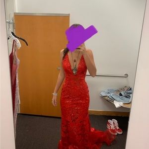 long red formal prom gown This is gorgeous brand new w/ tags attached never worn